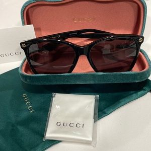 Gucci sun glasses